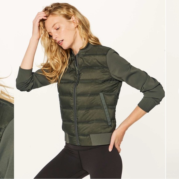 Reversible lululemon Down & Around Bomber Jacket - Picture 12 of 14